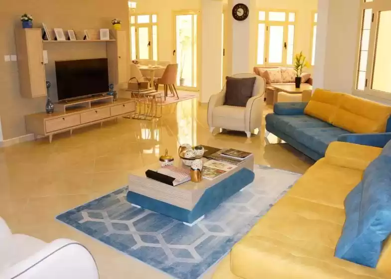 Wohn Klaar eigendom 5 + Zimmermädchen S/F Wohnung  zu vermieten in Al Sadd , Doha #9457 - 1  image 